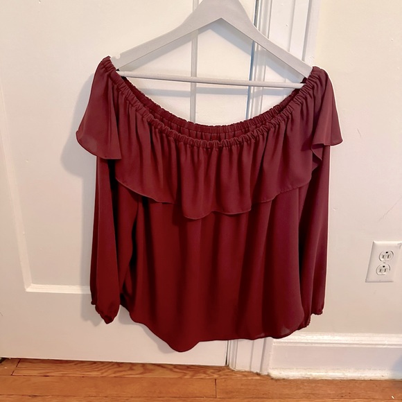 Ann Taylor off the shoulders top. - Picture 3 of 4